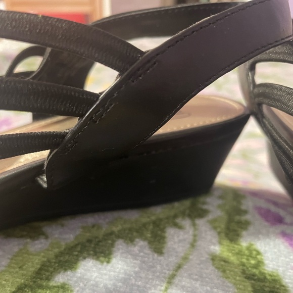 Impo Black Strappy Sandals 10 - Picture 7 of 16